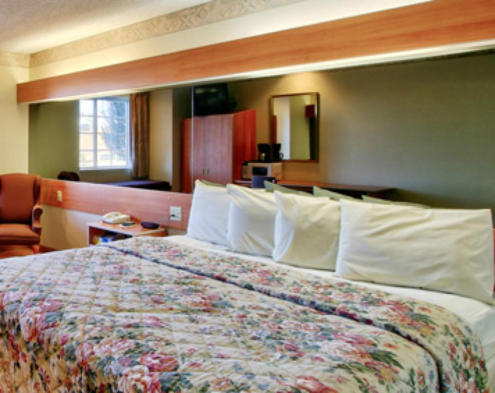 Western Skies Inn & Suites 로스 루나스 외부 사진
